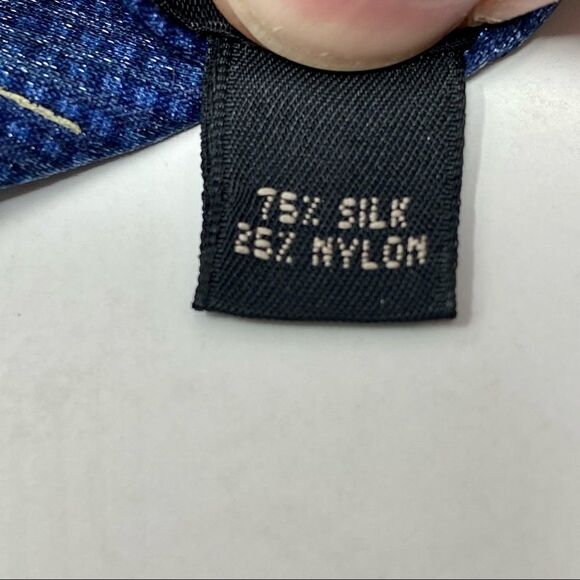 Kenneth Cole Silk Necktie - Picture 4 of 4